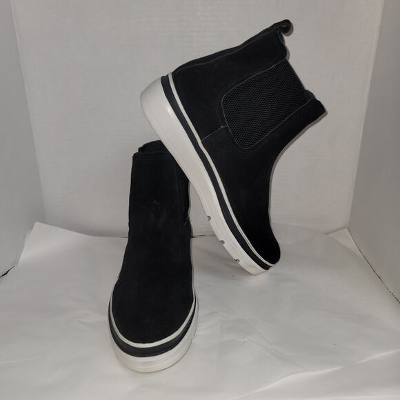 Steve Madden Avery Black Suede Size 11 M  Pull On Platform Wedge Chelsea Boots - Picture 1 of 5
